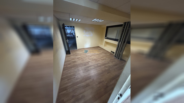 Ma-Cabane - Location Local commercial Lorient, 304 m²