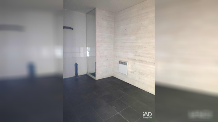 Ma-Cabane - Location Local commercial Loudun, 66 m²