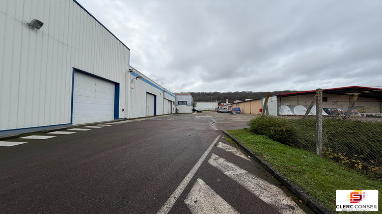 Ma-Cabane - Location Local commercial Louviers, 3105 m²