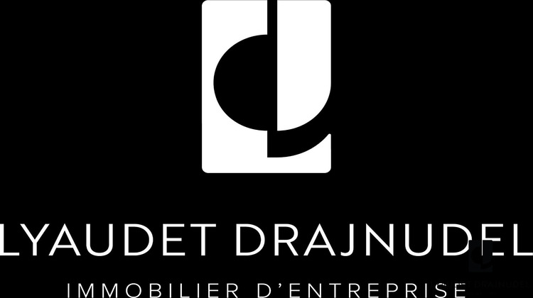 Ma-Cabane - Location Local commercial MABLY, 2440 m²