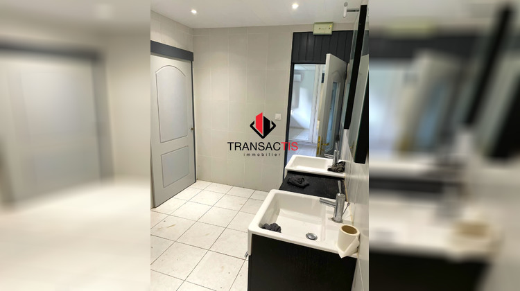 Ma-Cabane - Location Local commercial MACOURIA TONATE, 125 m²