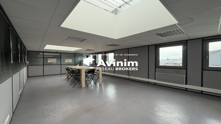 Ma-Cabane - Location Local commercial Magny-en-Vexin, 1779 m²