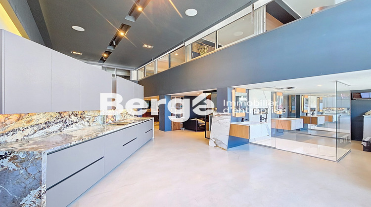 Ma-Cabane - Location Local commercial Mandelieu-la-Napoule, 200 m²