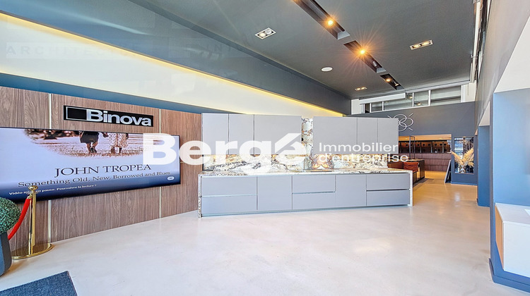 Ma-Cabane - Location Local commercial Mandelieu-la-Napoule, 200 m²