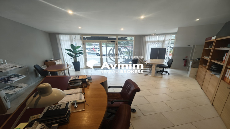 Ma-Cabane - Location Local commercial Mandelieu-la-Napoule, 196 m²