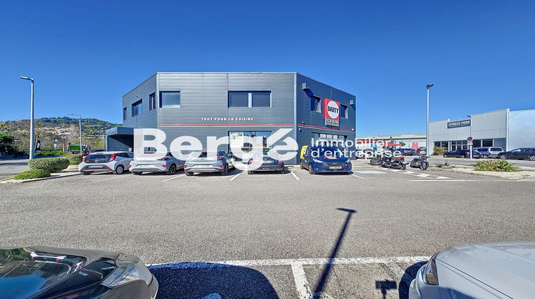 Ma-Cabane - Location Local commercial Mandelieu-la-Napoule, 213 m²