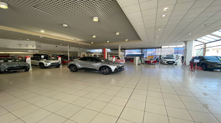 Ma-Cabane - Location Local commercial MARSEILLE, 2365 m²