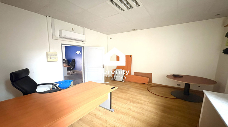 Ma-Cabane - Location Local commercial MARSEILLE 16, 78 m²