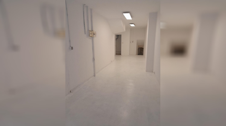 Ma-Cabane - Location Local commercial MARSEILLE 2, 52 m²