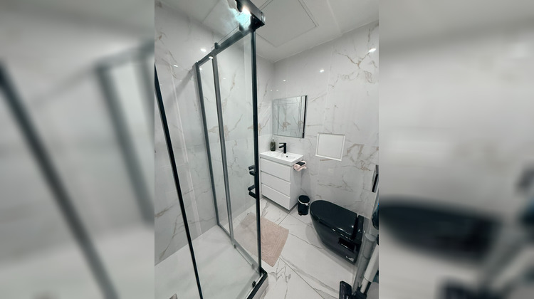 Ma-Cabane - Location Local commercial MARSEILLE 8, 44 m²