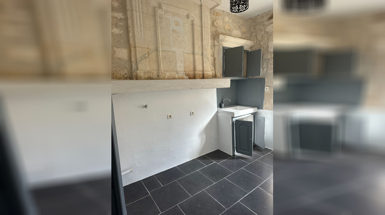 Ma-Cabane - Location Local commercial MAUSSANE-LES-ALPILLES, 60 m²