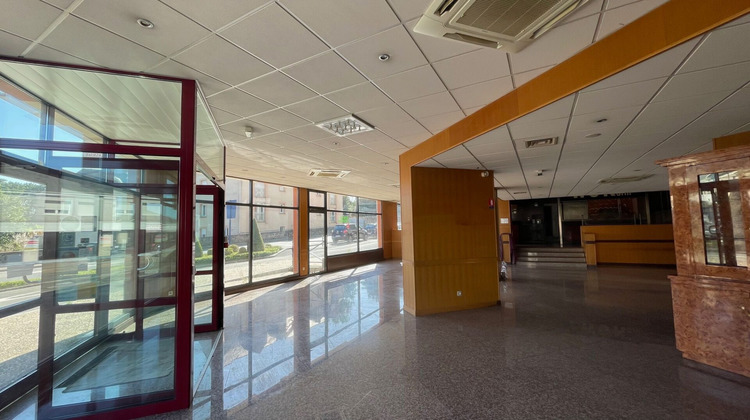 Ma-Cabane - Location Local commercial Mayenne, 300 m²