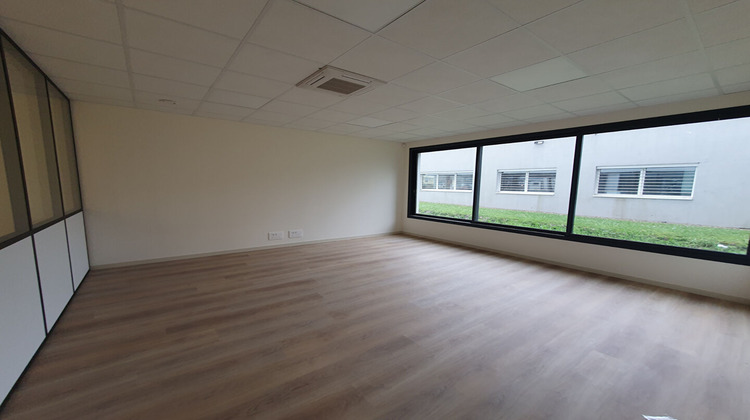 Ma-Cabane - Location Local commercial MERIGNAC, 180 m²