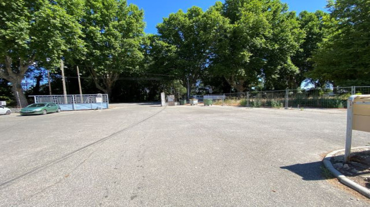 Ma-Cabane - Location Local commercial Meyrargues, 104 m²