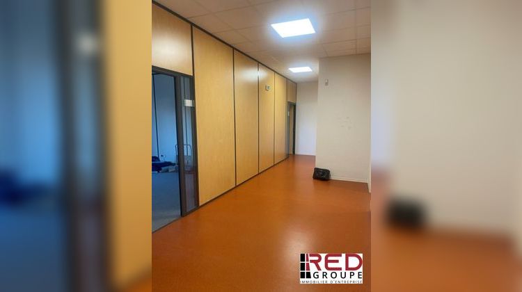 Ma-Cabane - Location Local commercial Meyreuil, 103 m²