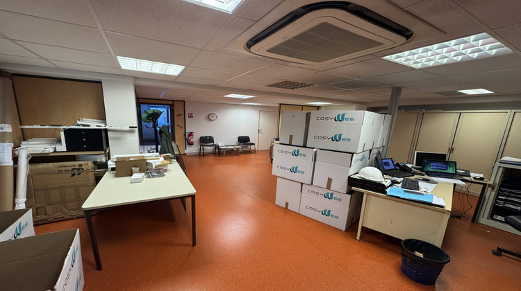 Ma-Cabane - Location Local commercial Meyreuil, 145 m²