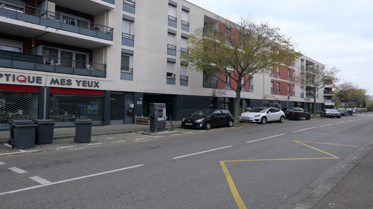 Ma-Cabane - Location Local commercial Meyzieu, 98 m²