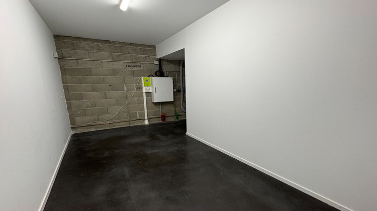 Ma-Cabane - Location Local commercial MEYZIEU, 270 m²