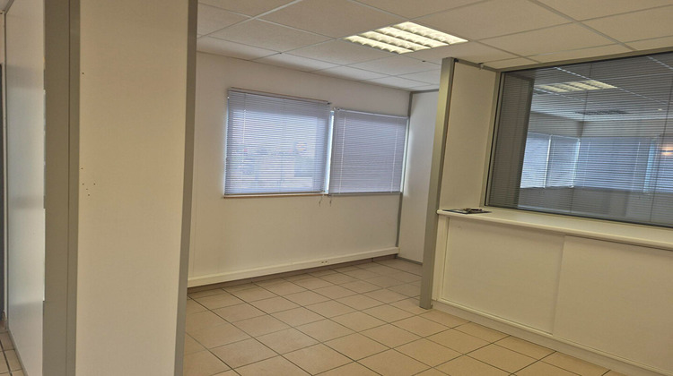 Ma-Cabane - Location Local commercial MINIHY-TREGUIER, 94 m²