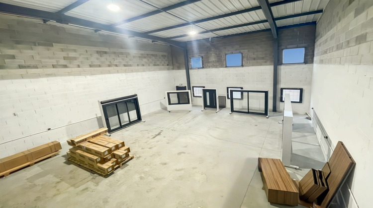 Ma-Cabane - Location Local commercial Mions, 200 m²