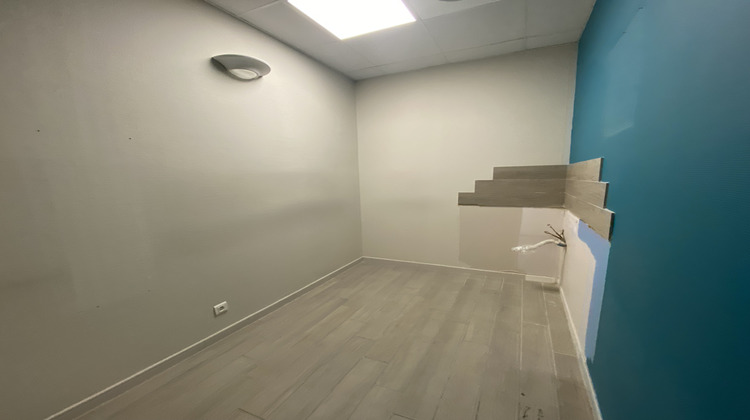 Ma-Cabane - Location Local commercial Miramas, 57 m²