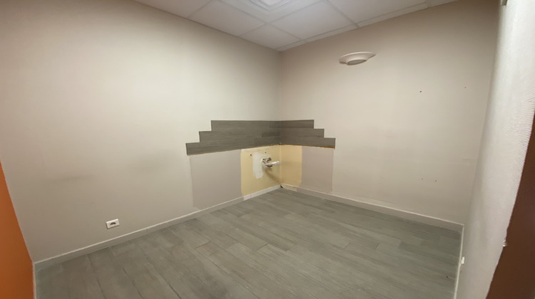 Ma-Cabane - Location Local commercial Miramas, 57 m²