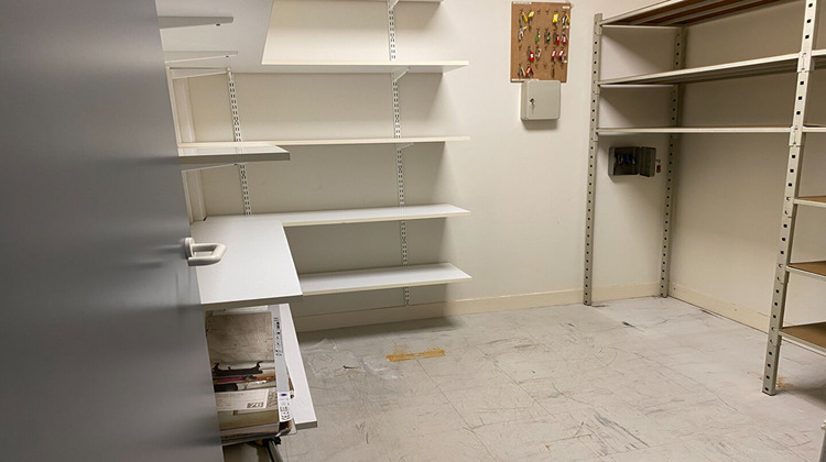 Ma-Cabane - Location Local commercial MONT-SAINT-AIGNAN, 75 m²