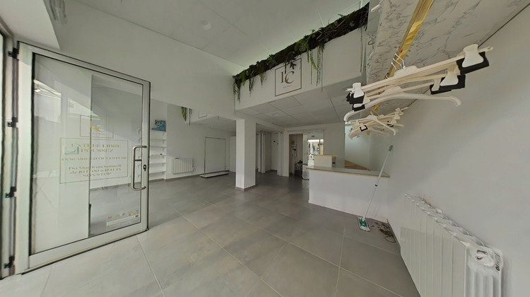 Ma-Cabane - Location Local commercial Montbrison, 64 m²