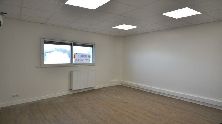 Ma-Cabane - Location Local commercial MONTFORT-SUR-MEU, 63 m²