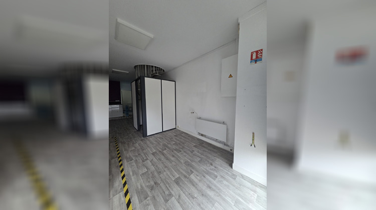 Ma-Cabane - Location Local commercial Montguyon, 66 m²