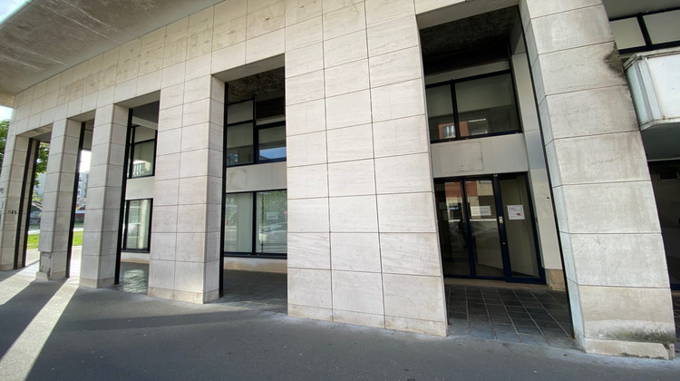 Ma-Cabane - Location Local commercial Montigny-le-Bretonneux, 221 m²