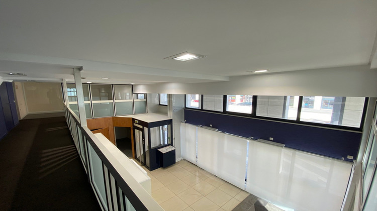 Ma-Cabane - Location Local commercial Montigny-le-Bretonneux, 221 m²