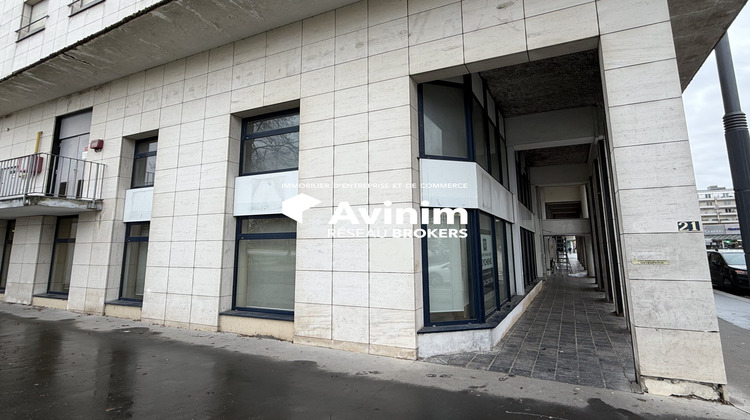 Ma-Cabane - Location Local commercial Montigny-le-Bretonneux, 221 m²