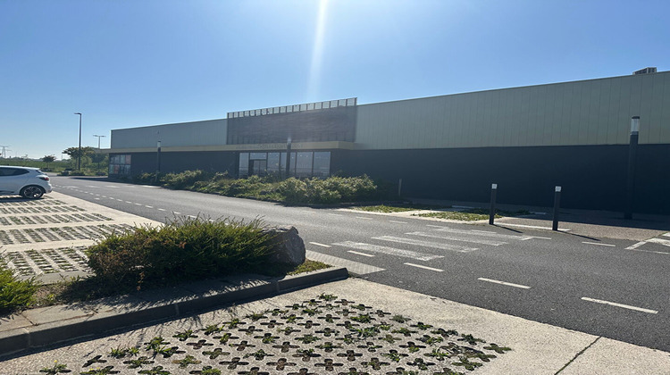 Ma-Cabane - Location Local commercial MONTIVILLIERS, 1200 m²