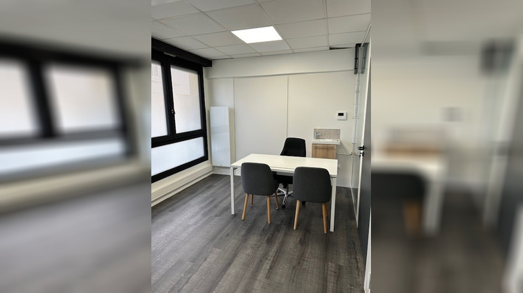 Ma-Cabane - Location Local commercial MONTMORENCY, 14 m²