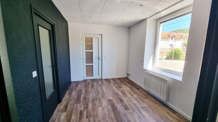 Ma-Cabane - Location Local commercial MONTREAL-LA-CLUSE, 95 m²