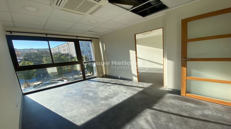 Ma-Cabane - Location Local commercial MOUGINS, 92 m²