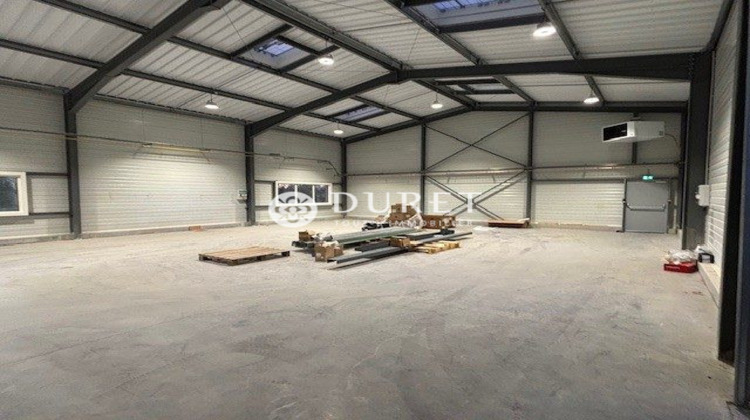 Ma-Cabane - Location Local commercial Nesmy, 300 m²