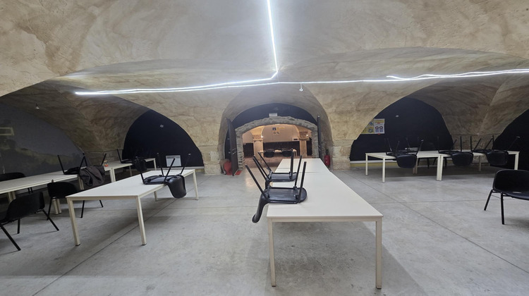 Ma-Cabane - Location Local commercial Nîmes, 607 m²