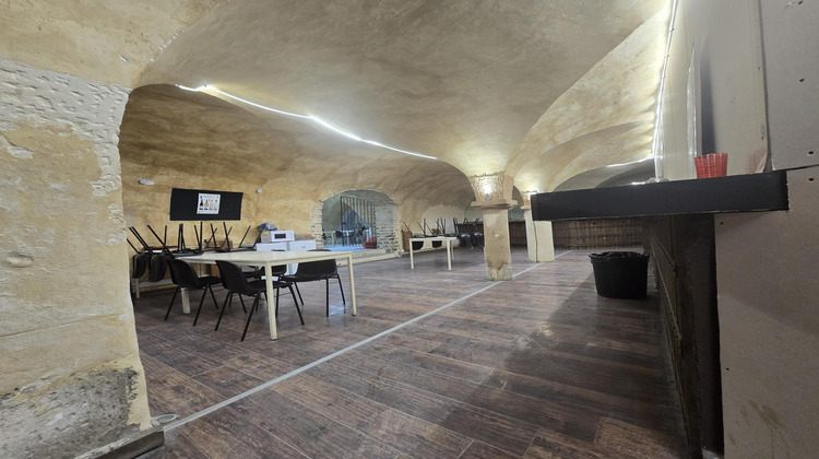 Ma-Cabane - Location Local commercial Nîmes, 607 m²