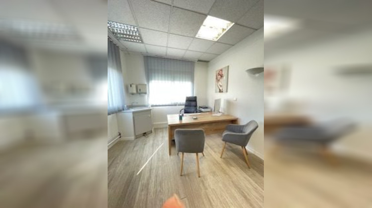 Ma-Cabane - Location Local commercial Nîmes, 79 m²