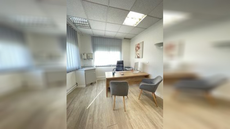 Ma-Cabane - Location Local commercial Nîmes, 79 m²