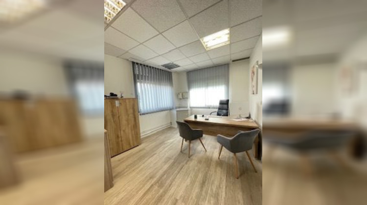 Ma-Cabane - Location Local commercial Nîmes, 79 m²