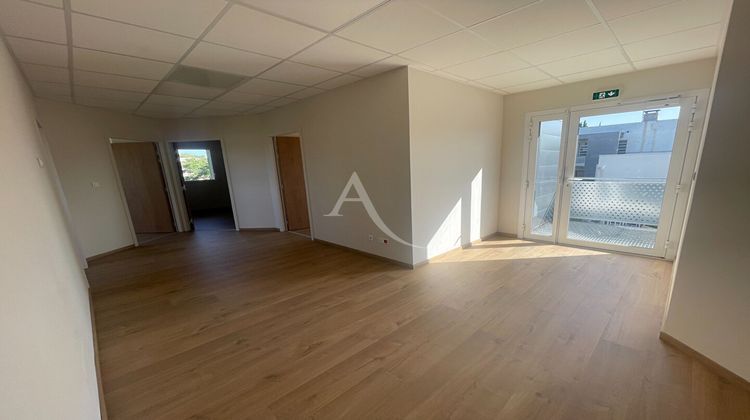 Ma-Cabane - Location Local commercial NIMES, 73 m²