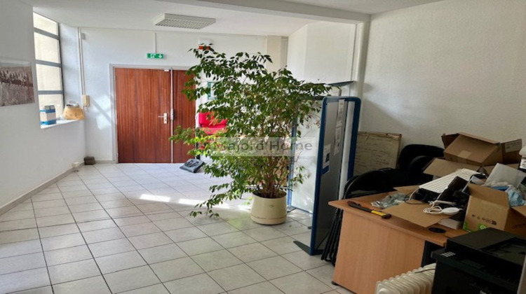 Ma-Cabane - Location Local commercial NIMES, 100 m²