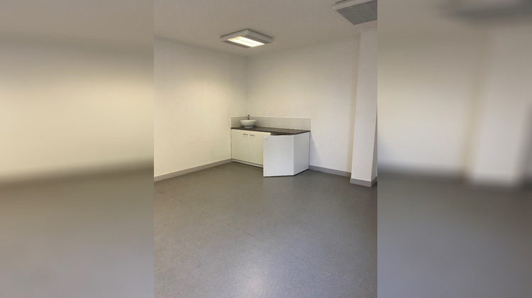 Ma-Cabane - Location Local commercial NIORT, 218 m²