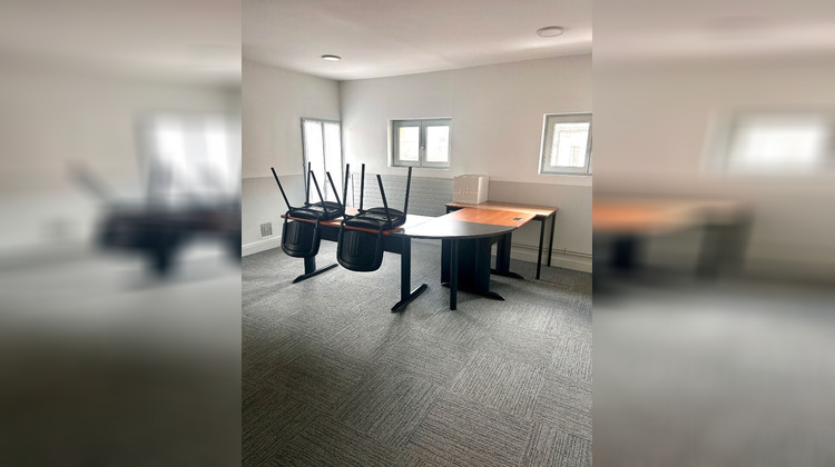 Ma-Cabane - Location Local commercial NIORT, 94 m²