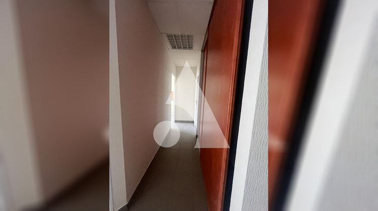 Ma-Cabane - Location Local commercial NIORT, 154 m²