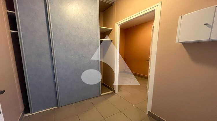 Ma-Cabane - Location Local commercial NIORT, 154 m²