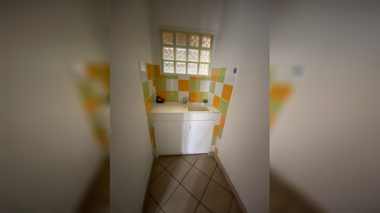 Ma-Cabane - Location Local commercial NOGENT-LE-ROI, 63 m²